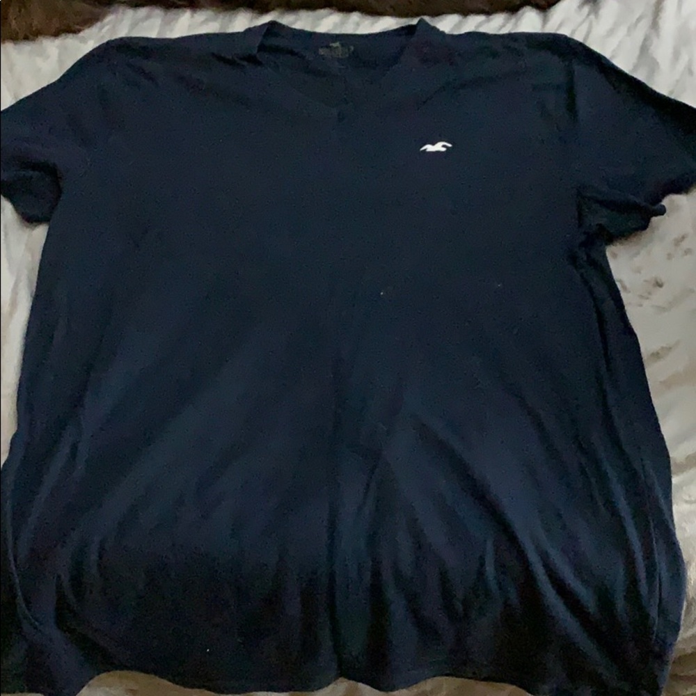Men Hollister V Neck Shirt